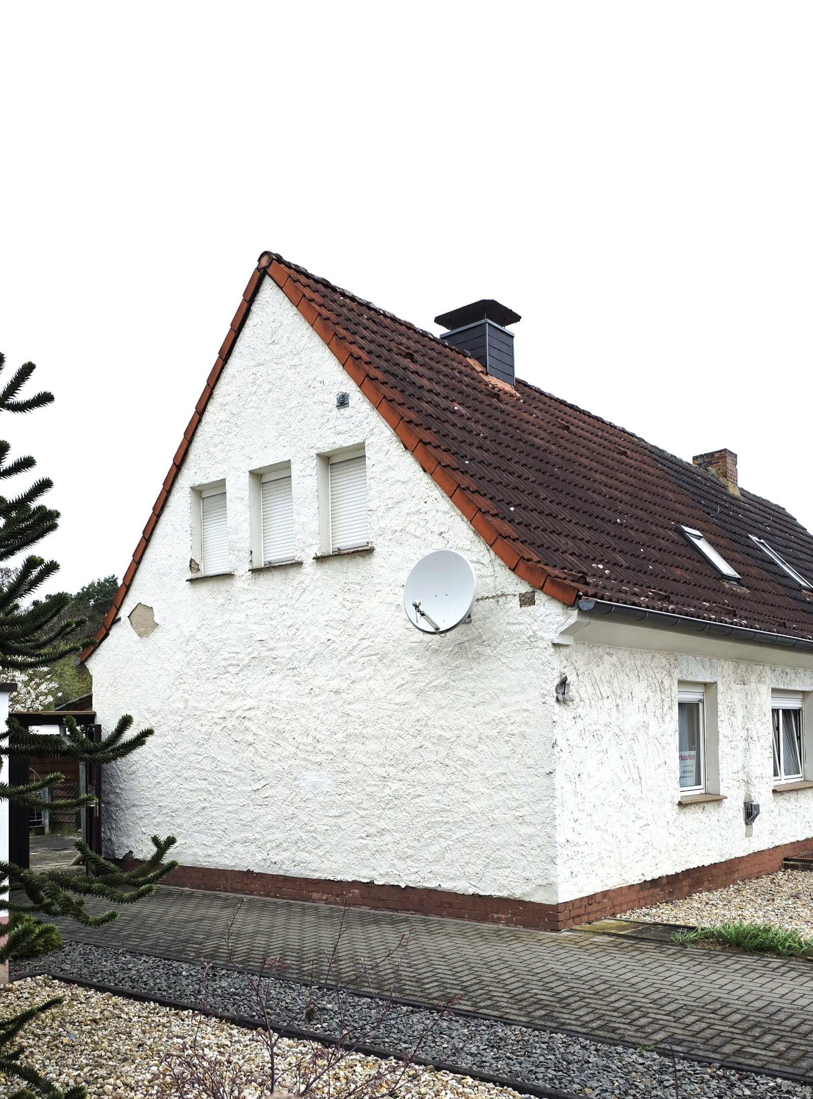 sanierungsbedürftige Doppelhaushälfte in begehrter Lage in Roßlau